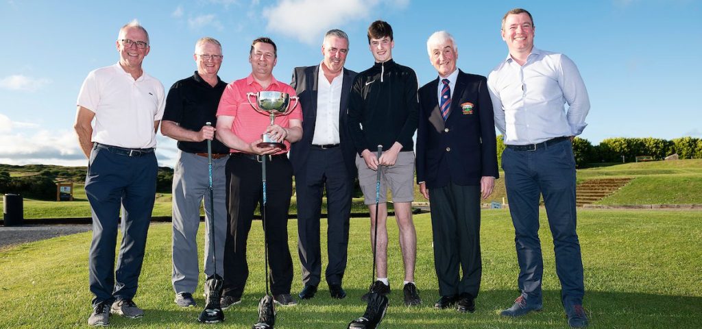 Winners of the annual AM AM in aid of Croí and sponsored by
Burkeway Homes (from left) Kevin O’Reilly, Croi , winners Gearoid Walsh and Kevin Costelloe; Michael Burke, Burkeway Homes; winner Jack McGovern, Bearna Golf Club
President Michael Commons, and Fred Fullard, Burkeway Homes.